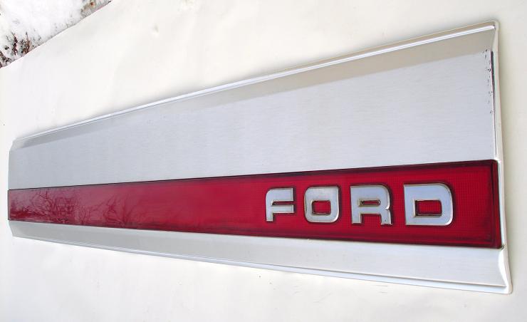 1990 Ford tailgate trim #6